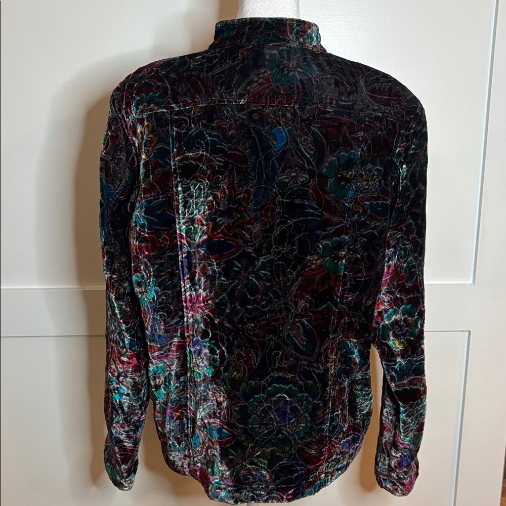 Chico's Vibrant Velvet Jacket size 2 in excellent condition - Picture 7 of 9